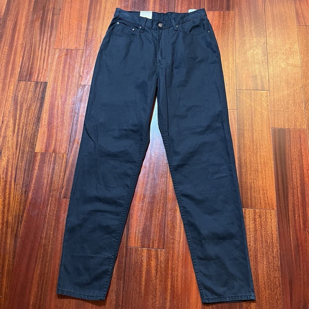 Levis High Waisted Mom Jeans Relaxed Tapered Leg Black Womens 30x32 NWT MSRP $69